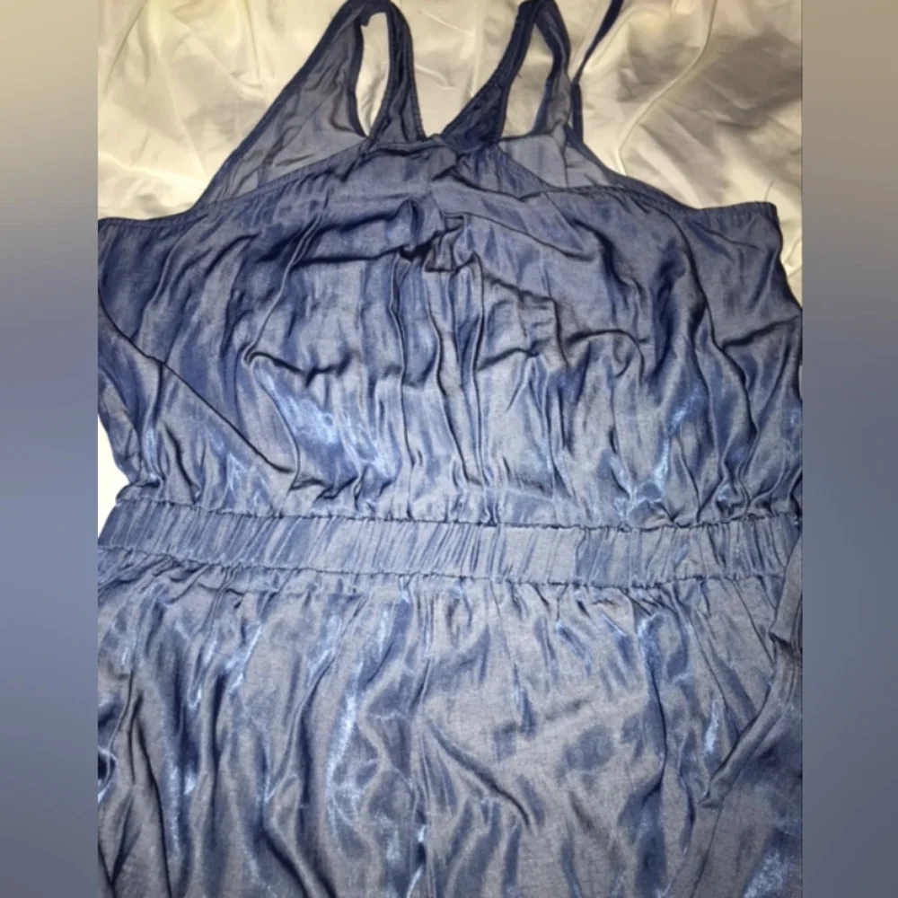 Stylish Blue Sleeveless Jumpsuit Romper - Picture 2 of 4